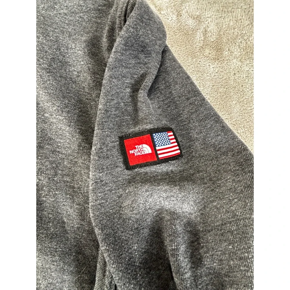 The North Face Hoodie‎ Mens M Grey USA Flag Graphic Pullover NF0A352E